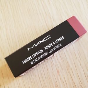M.A.C LUSTRE LIPSTICK